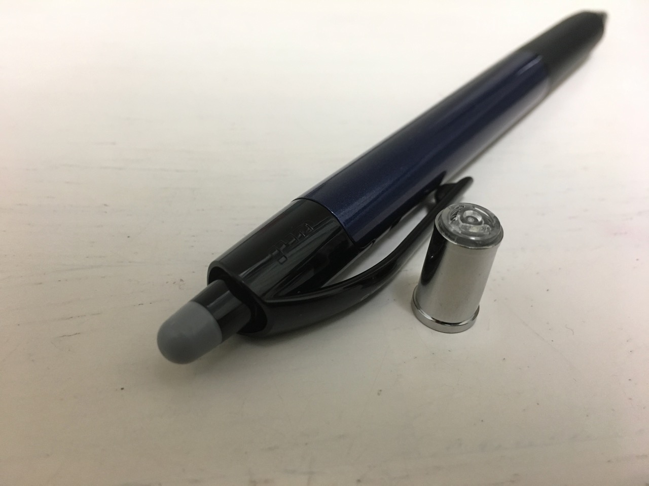 ユニボールREの消し具(消しゴム)